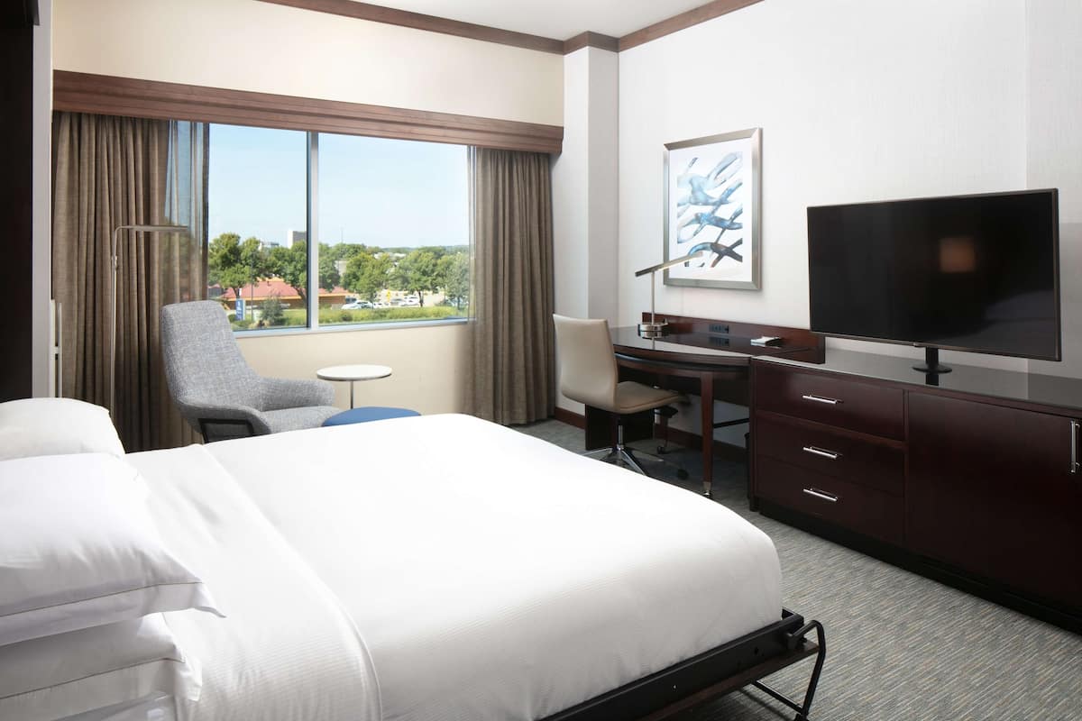 Premium bedding, pillow-top beds, in-room safe, desk
