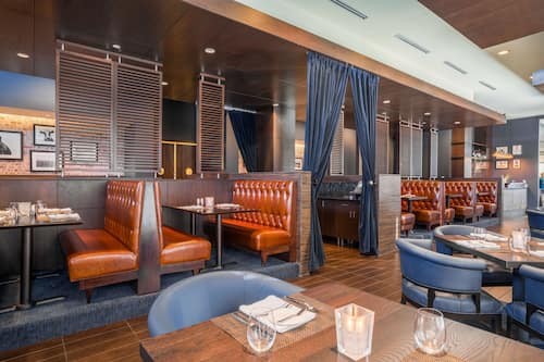 2 restaurants; breakfast, lunch, dinner, and brunch served