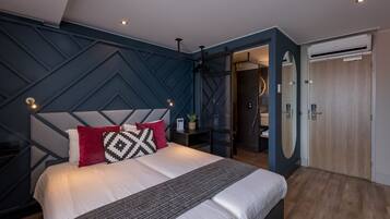 Design Double Room | In-room safe, iron/ironing board, free WiFi, bed sheets
