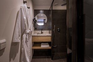 Chambre Design double | Coffre-fort, fer et planche à repasser, accès au Wi-Fi (inclus)