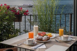 Daily buffet breakfast for a fee - Hotel Bazzoni et du Lac (Tremezzina)