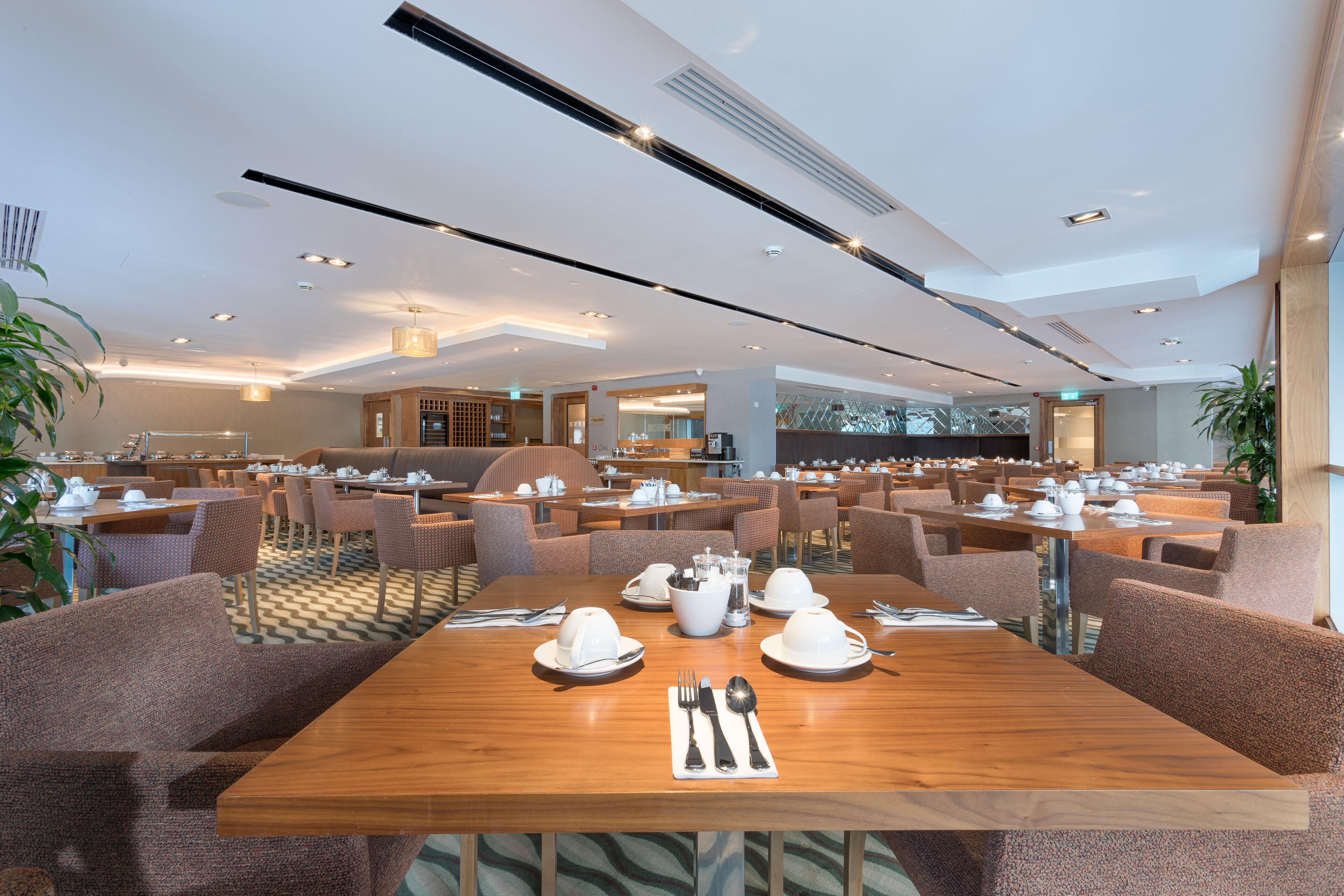 daily full breakfast (eur 13 per person)