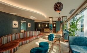 Lobby sitting area - Tallaght Cross Hotel (Dublin)