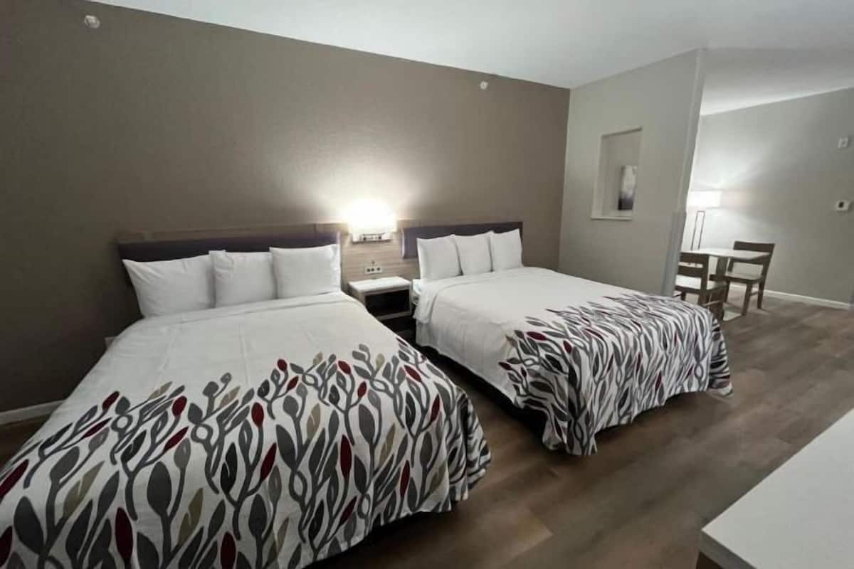 Desk, blackout curtains, free WiFi, bed sheets