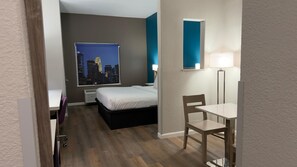 Escritorio, cortinas blackout, wifi gratis y ropa de cama 