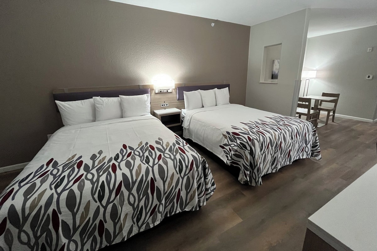 Deluxe Room, 2 Queen Beds, Accessible (Smoke Free, Roll-in Shower) | Desk, blackout drapes, free WiFi, bed sheets