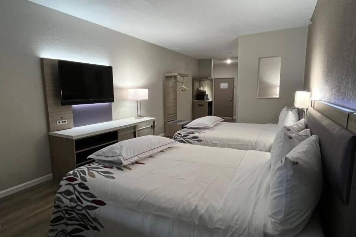 Desk, blackout curtains, free WiFi, bed sheets