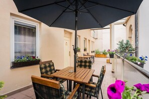 Outdoor dining - Hotel Ostas (Prague)