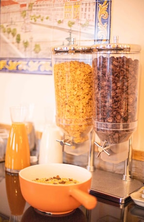 Daily buffet breakfast (EUR 9.00 per person)
