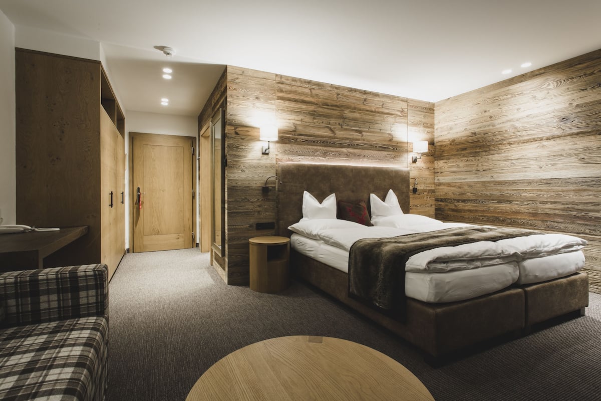 premium double room | 2 bedrooms, premium bedding, in-room safe, individually furnished