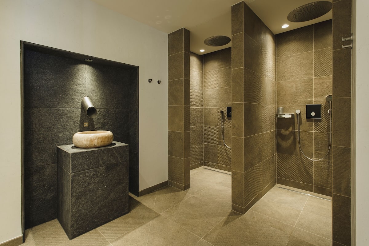 couples treatment room(s), sauna, steam room, body treatments, mud baths