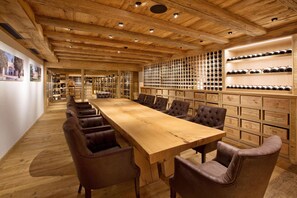 3 restaurants; breakfast, lunch, and dinner served - Burg Vital Resort (Lech am Arlberg)