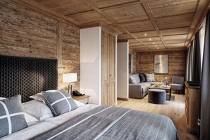 Junior Suite 40m2 | Minibar, in-room safe, free cribs/infant beds, rollaway beds