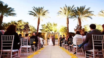 Outdoor wedding area at Trump International Hotel Las Vegas