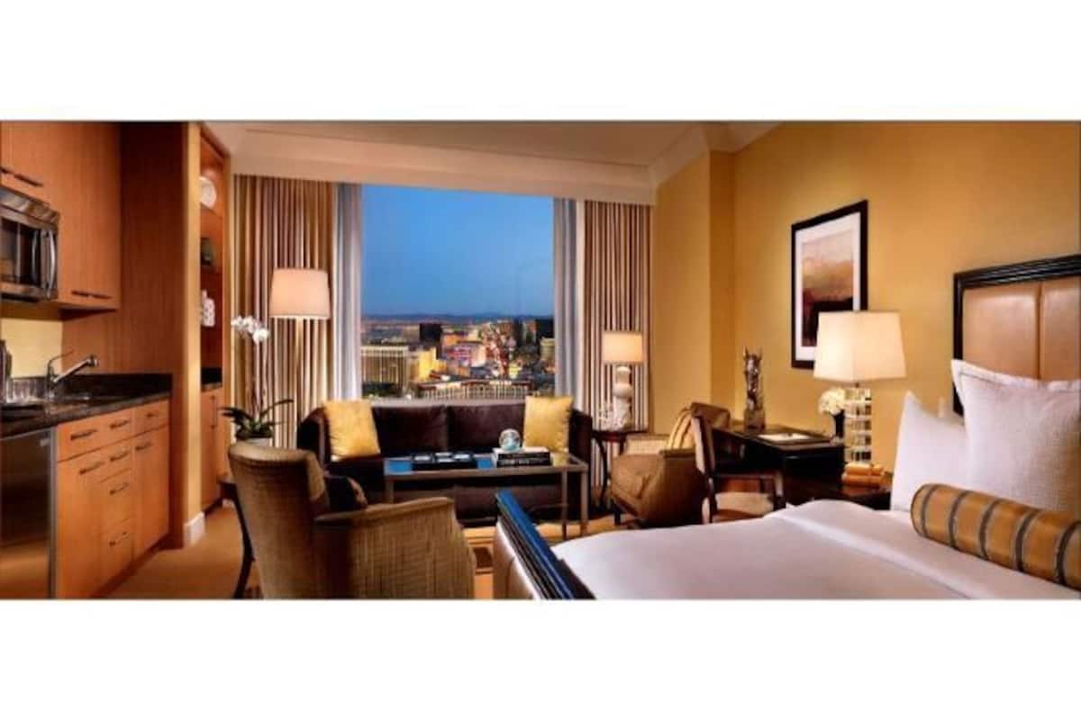 Premium bedding, in-room safe, desk, blackout curtains