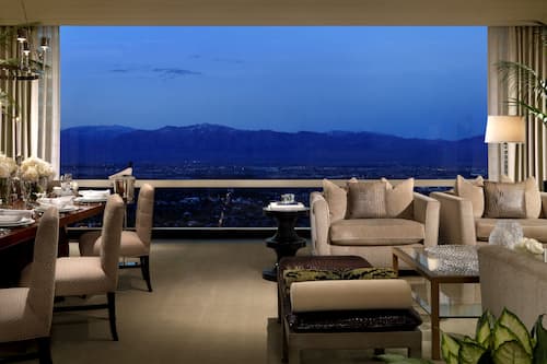 Penthouse, 3 Bedrooms | Living room