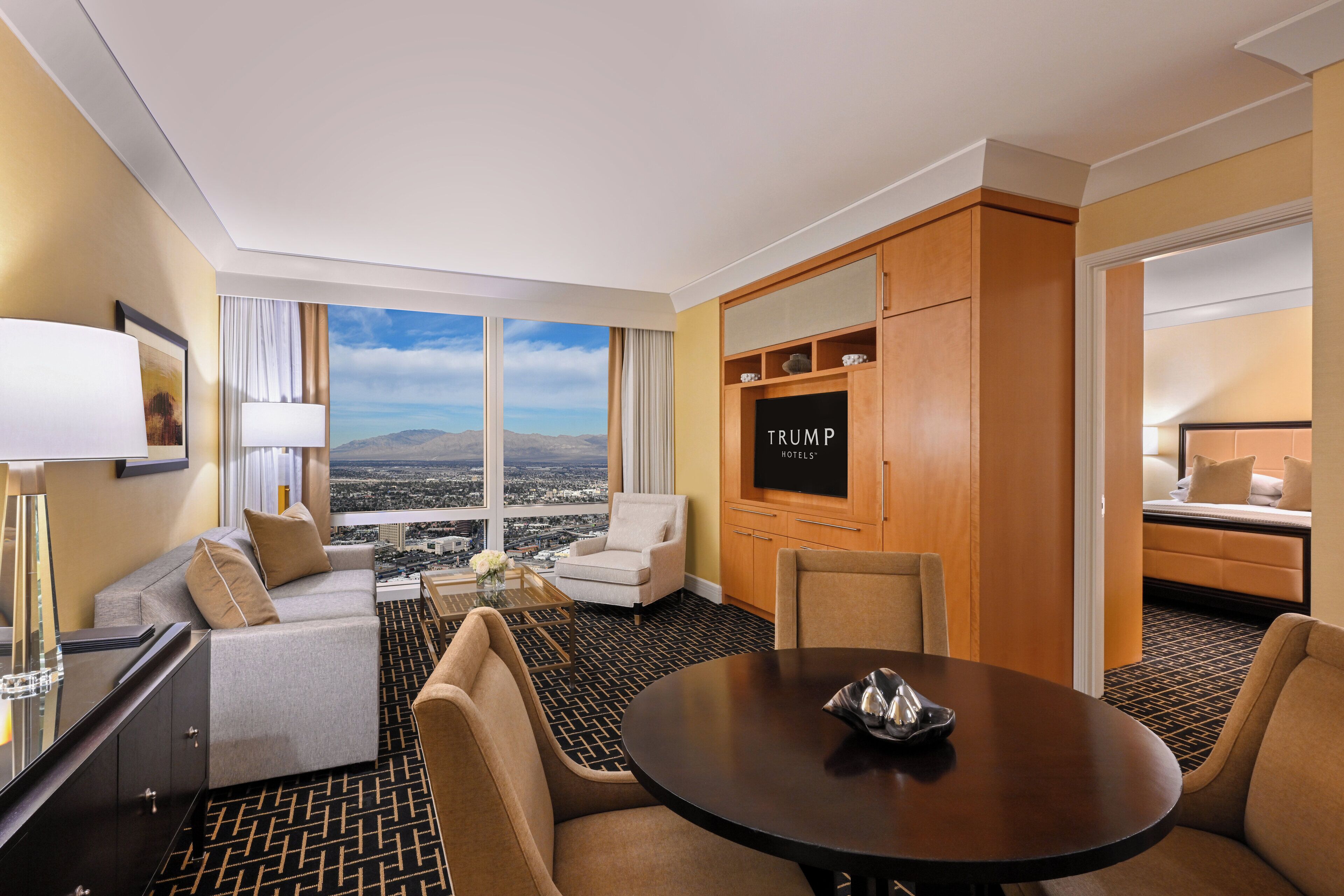 Premium bedding, in-room safe, desk, laptop workspace