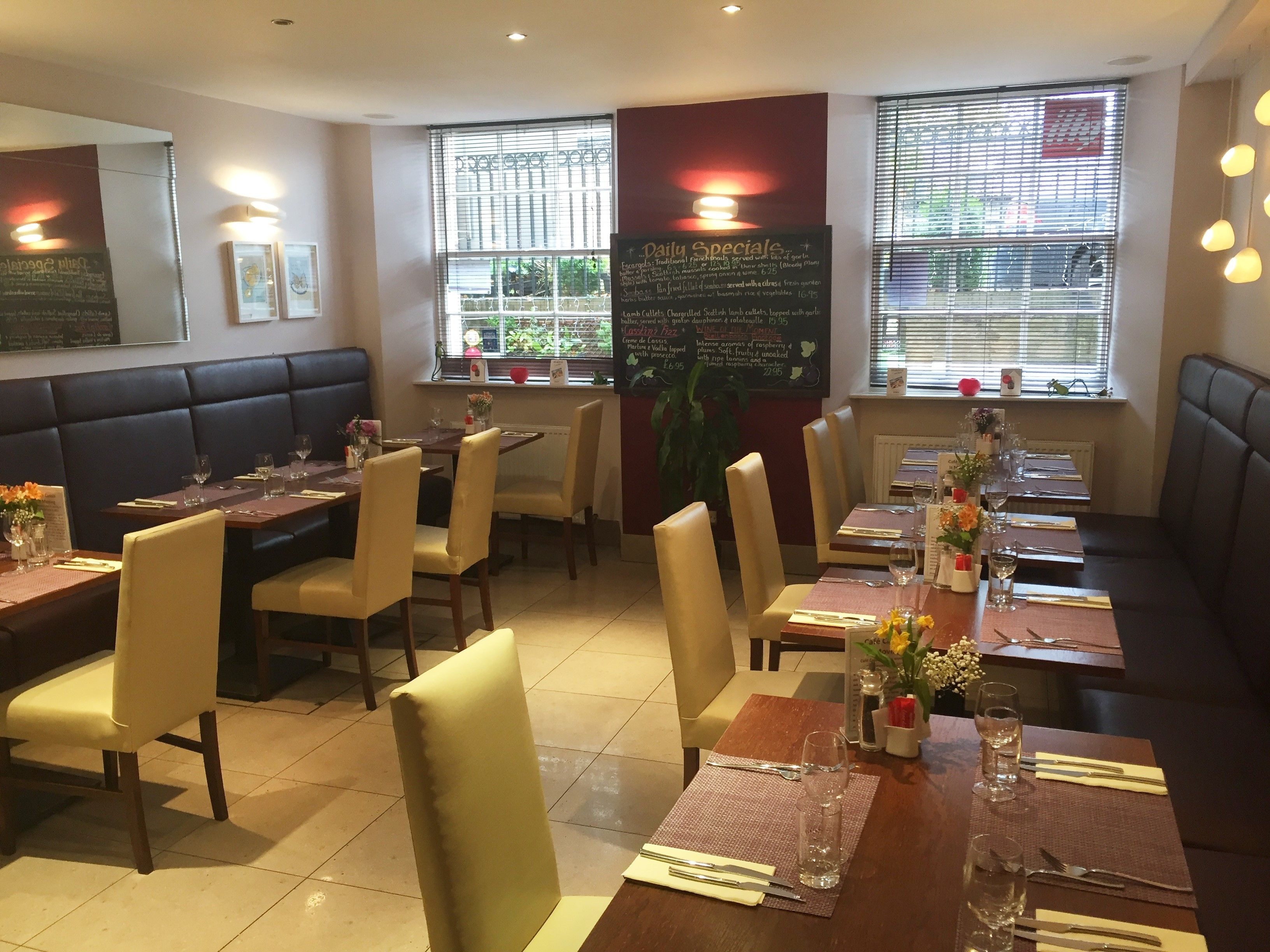 lunch and dinner served, middle eastern cuisine