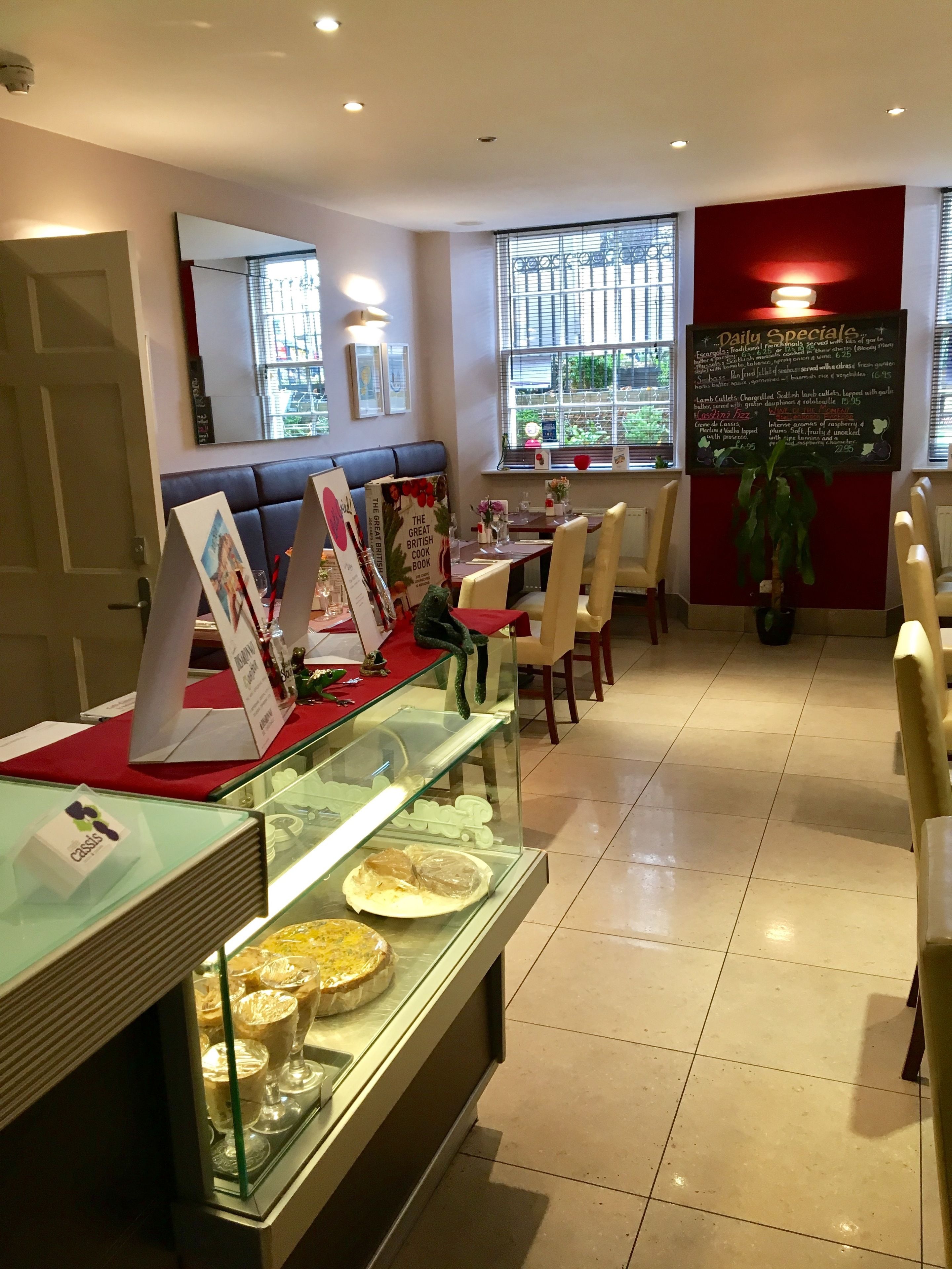 lunch and dinner served, middle eastern cuisine