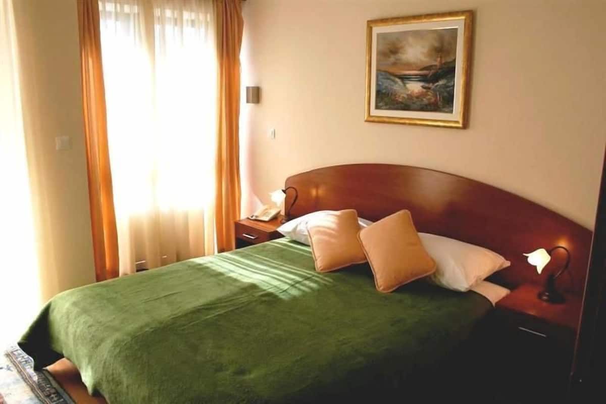 minibar, in-room safe, desk, soundproofing