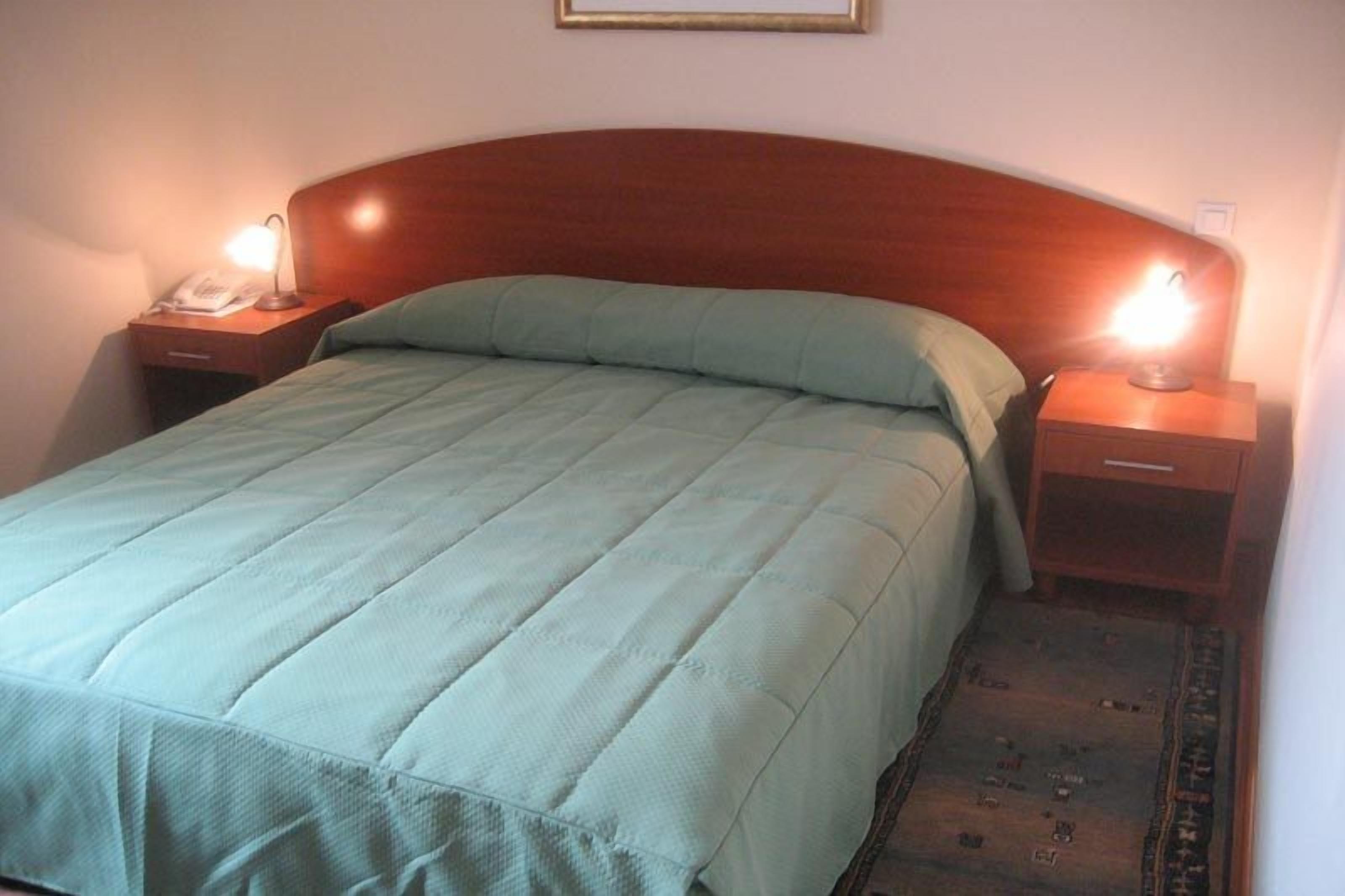 minibar, in-room safe, desk, soundproofing