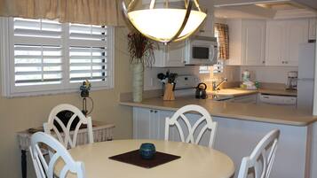 Condo, 2 Bedrooms | In-room dining