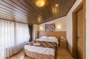 Panoramic Double Room, 1 Bedroom, Sea View | Minibar, in-room safe, free WiFi, bed sheets - Deniz Houses (Istanbul)