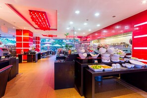 Daily buffet breakfast for a fee - Nova Platinum Hotel (Pattaya)