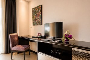 Executive Double Room, 1 King Bed, Pool View (Grand Deluxe King) | Living area | TV, DVD player - Nova Platinum Hotel (Pattaya)