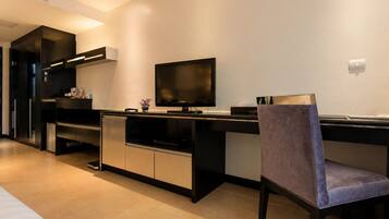 Executive Twin Room, 2 Single Beds, Pool View (Grand Deluxe Twin) | Living area | TV, DVD player