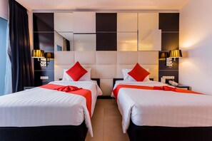 Minibar, in-room safe, desk, blackout drapes - Nova Platinum Hotel (Pattaya)