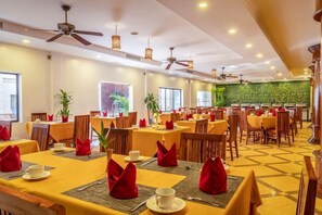 Dining - Dragon Royal Hotel (Siem Reap)