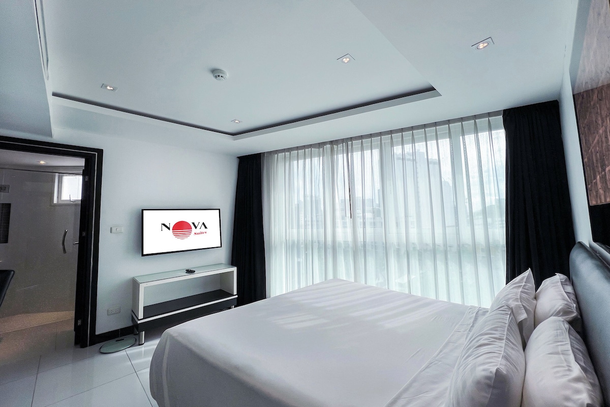 One-Bedroom Superior Suite with Balcony | Terrace/patio