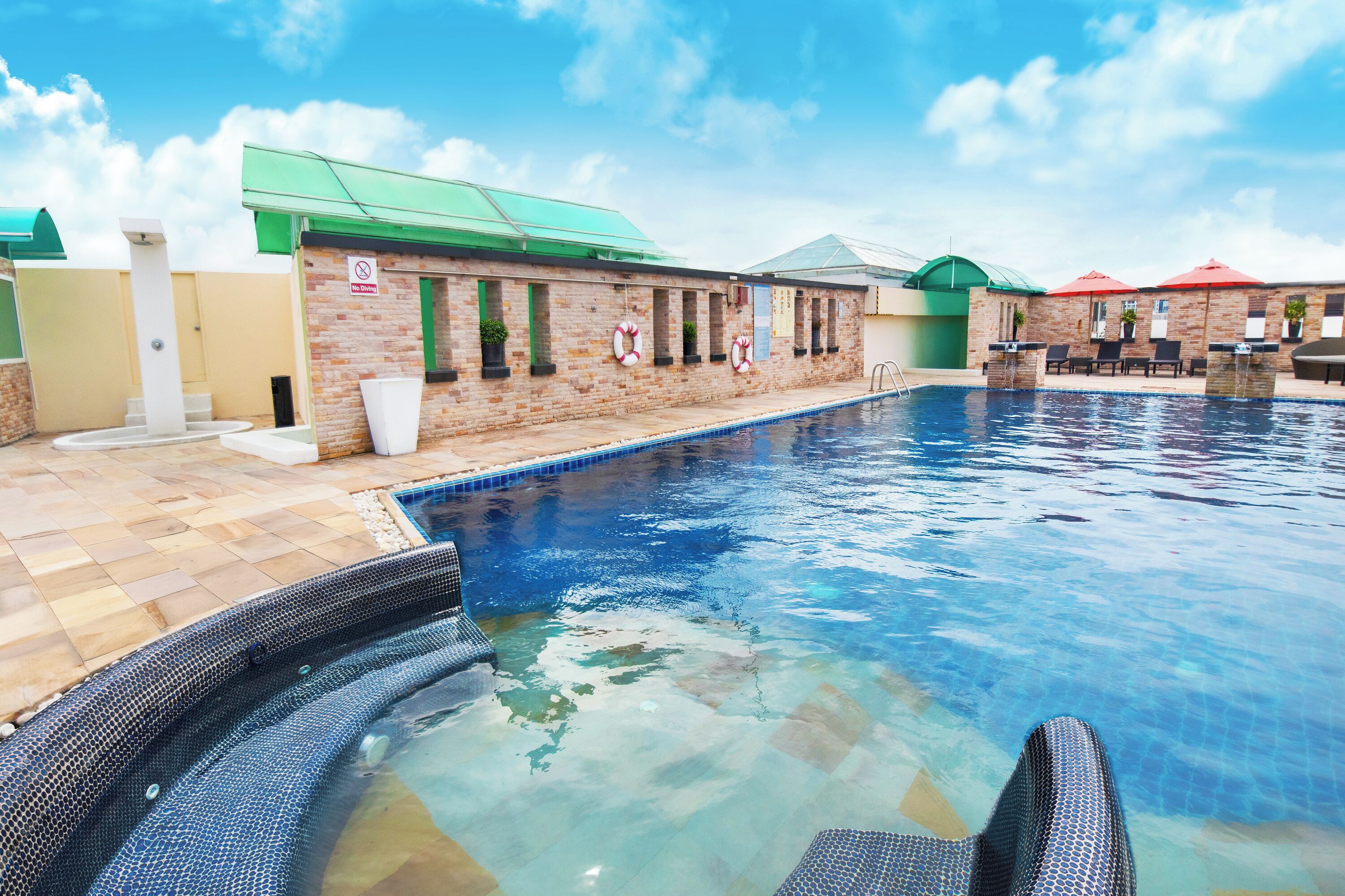 Outdoor pool, pool loungers