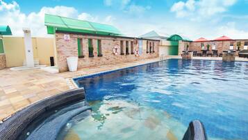 Outdoor pool, pool loungers