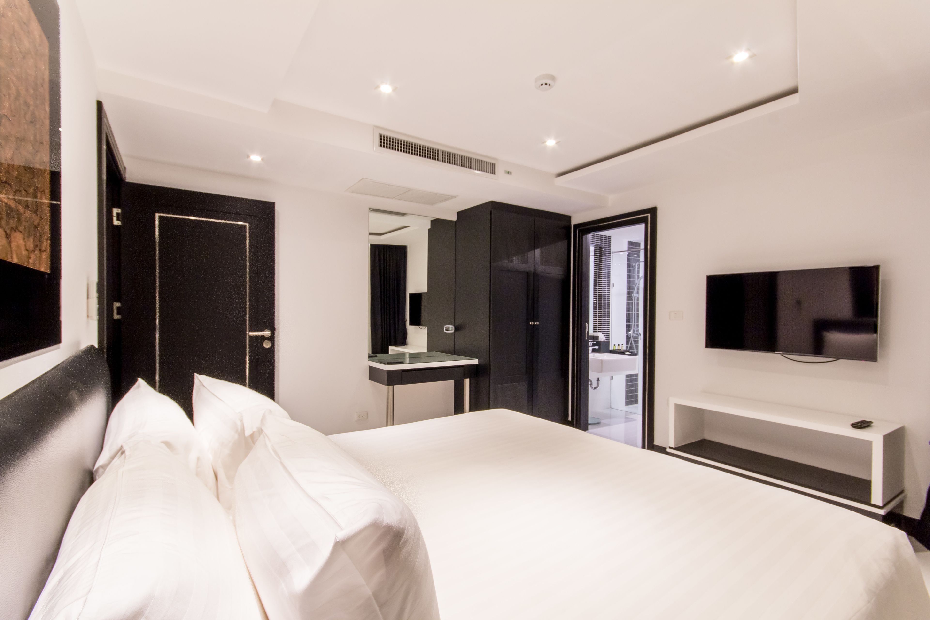 In-room safe, desk, laptop workspace, blackout curtains