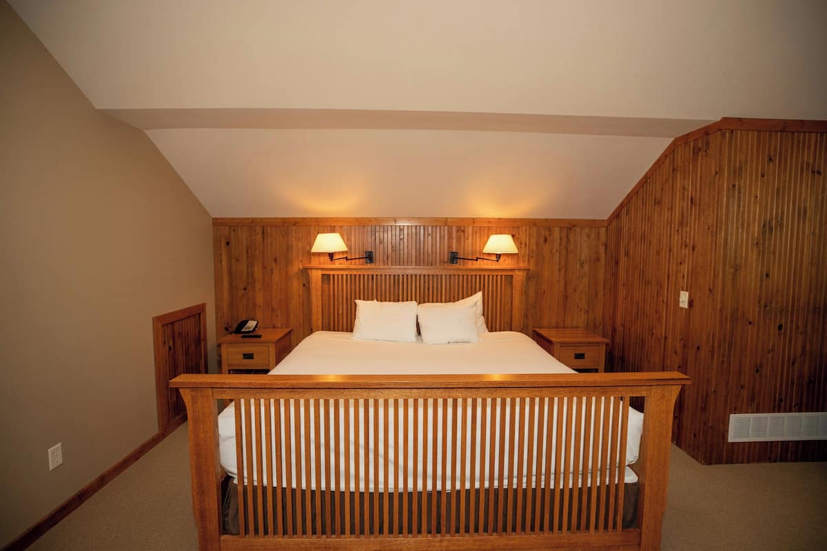 Standardzimmer, Mehrere Betten | 1 Schlafzimmer, Schreibtisch, Bügeleisen/Bügelbrett, Bettwäsche