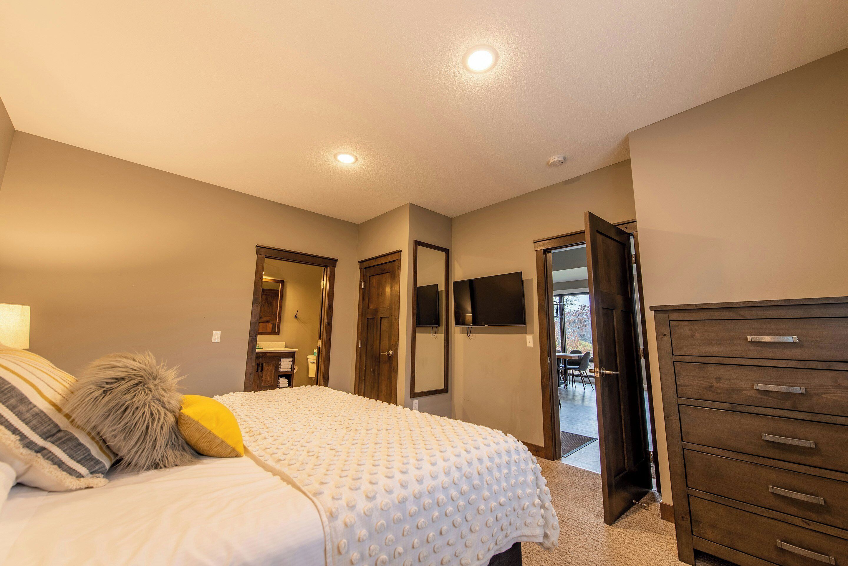 353 - 4 Bdrm Garden Cottage | Garden