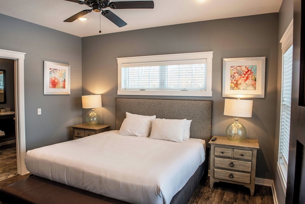 580 - 4 Bdrm Fairway Pines | 1 bedroom, desk, iron/ironing board, bed sheets