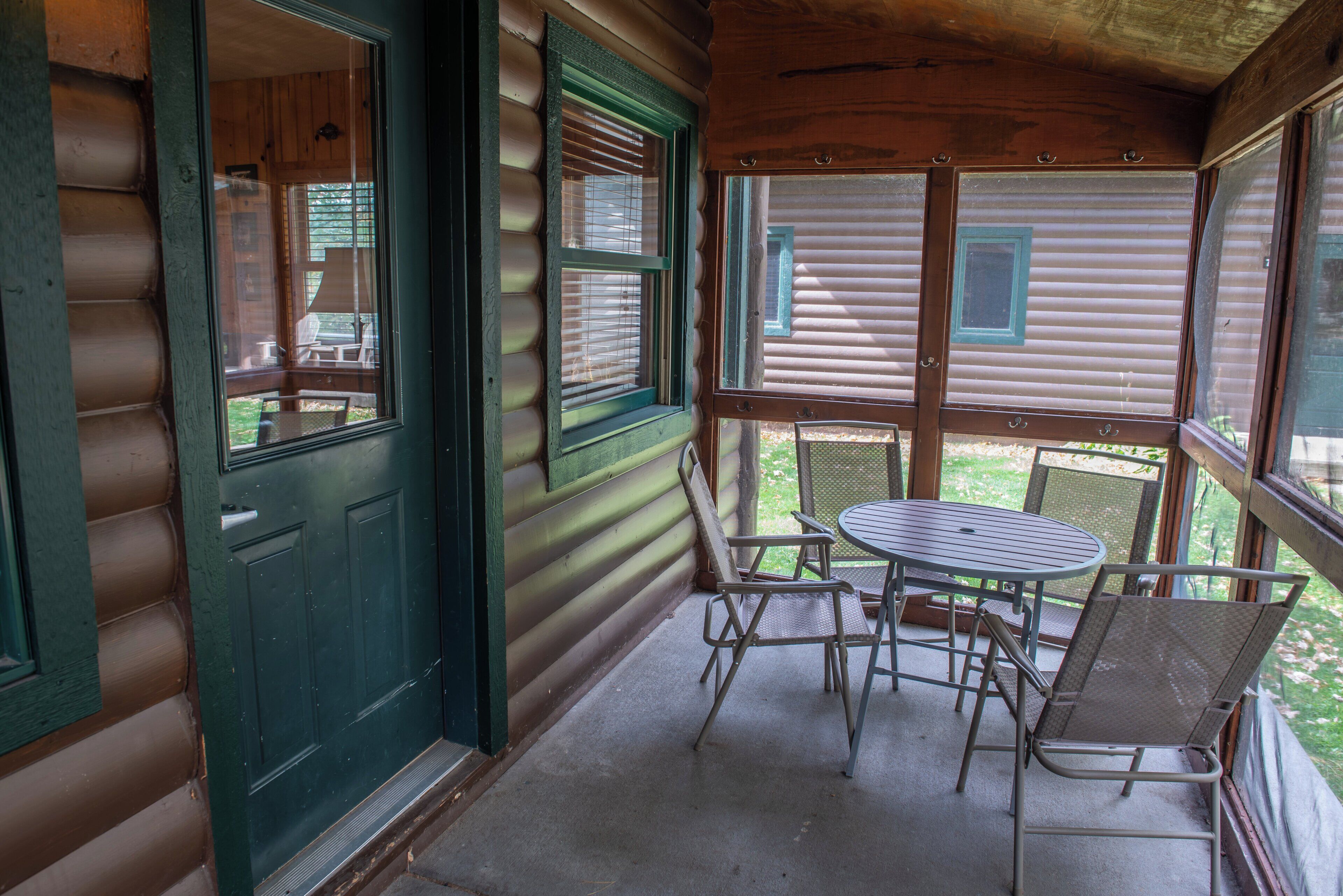 701 - 2 Bdrm Gull Haven Cabin | Exterior