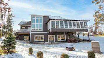 323 - 4 Bdrm Garden Cottage | Exterior