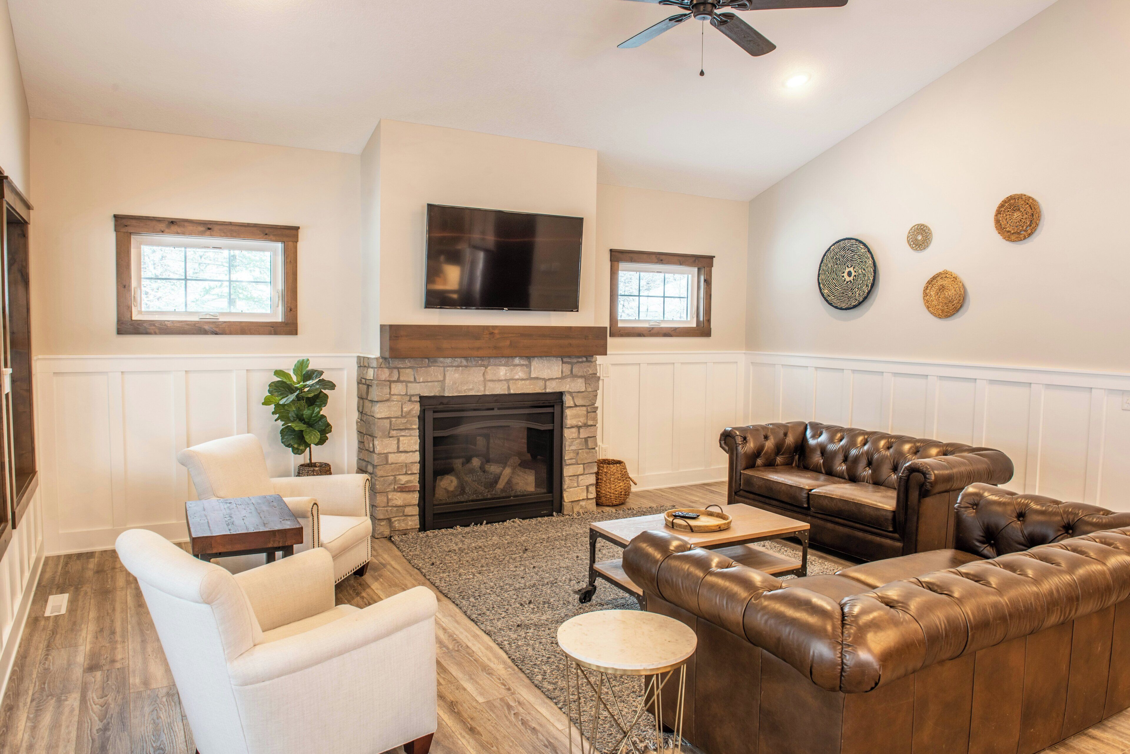 592 - 4 Bdrm Fairway Pines | Living area | Flat-screen TV