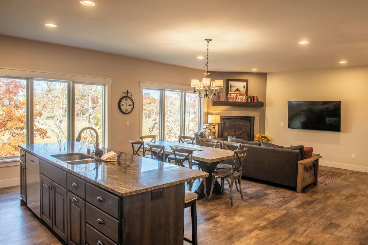 347 - 4 Bdrm Garden Cottage | Living area | Flat-screen TV