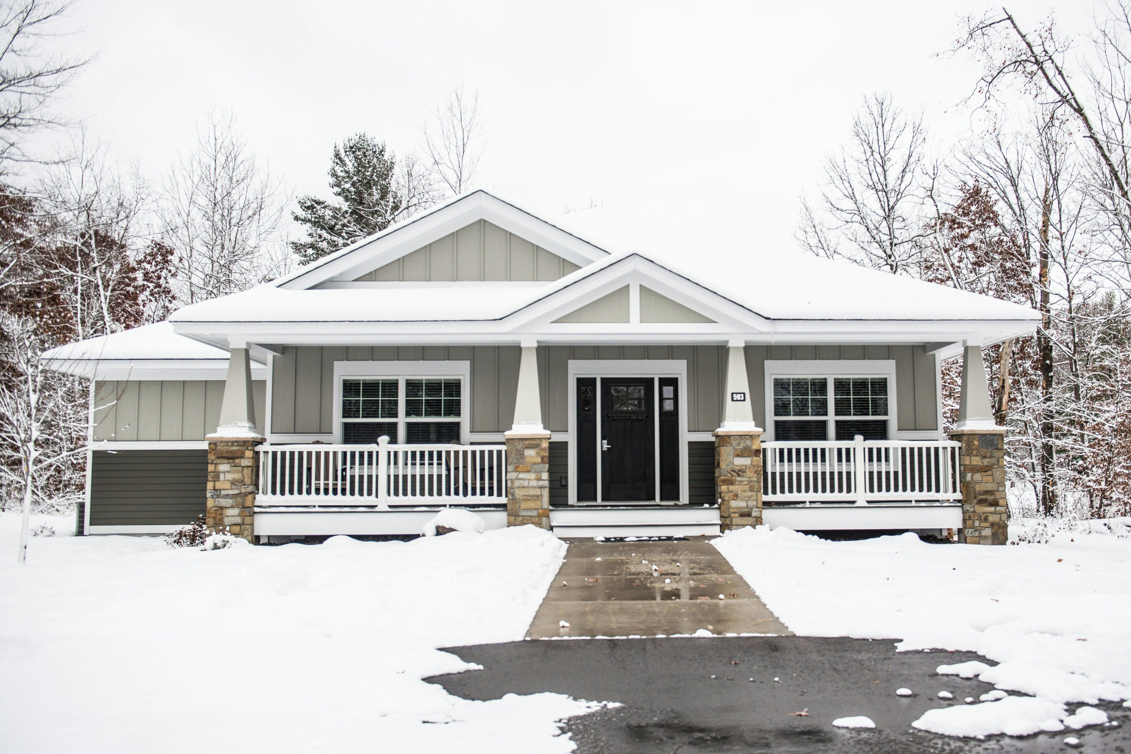 593 - 5 Bdrm Fairway Pines | Exterior detail