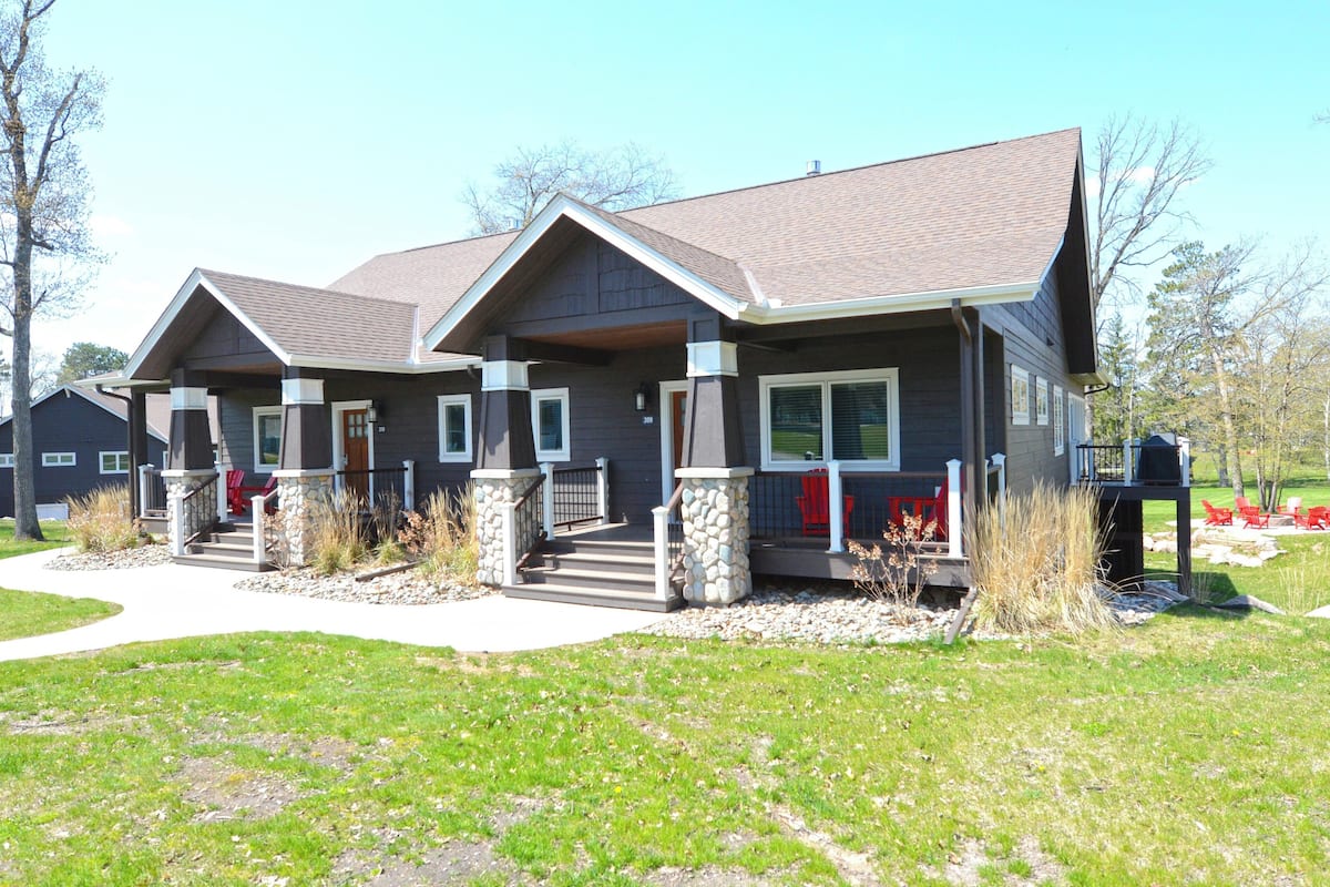 311 - 4 Bdrm Garden Cottage | Exterior detail