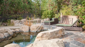 Sauna, hot tub, perawatan tubuh, hidroterapi, dan aromaterapi