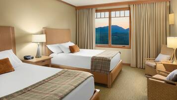 เครื่องนอนระดับพรีเมียม, ตู้นิรภัยในห้องพัก, โต๊ะทำงาน