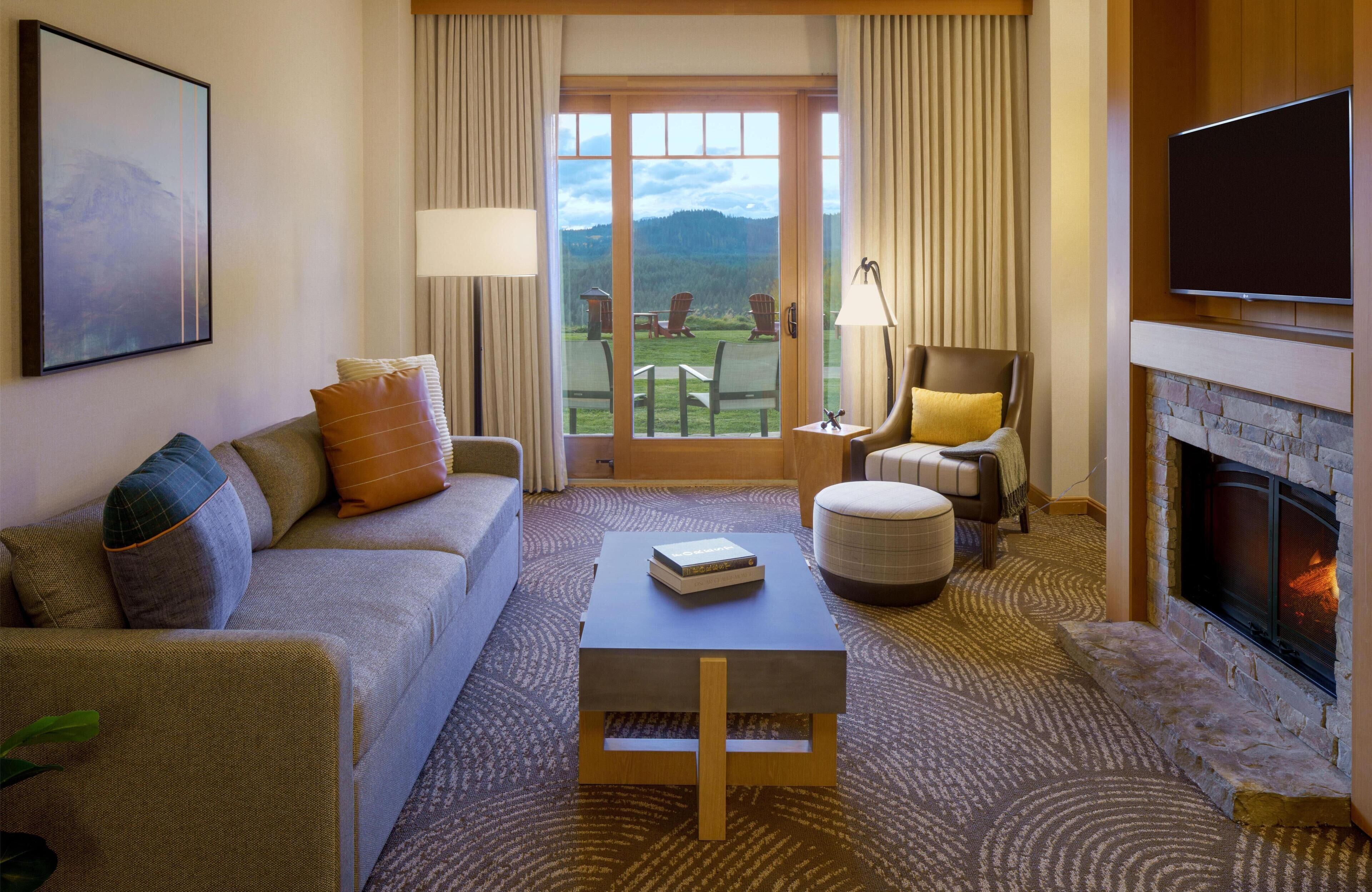 Suite, 1 Bedroom, River View (Lodge) | Premium bedding, in-room safe, desk, blackout curtains