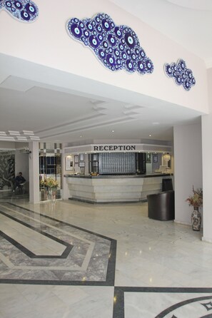 Reception - Grand Ozcelik Otel (Kusadasi)