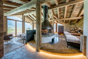 Salas de tratamiento para parejas, un sauna, una bañera de hidromasaje